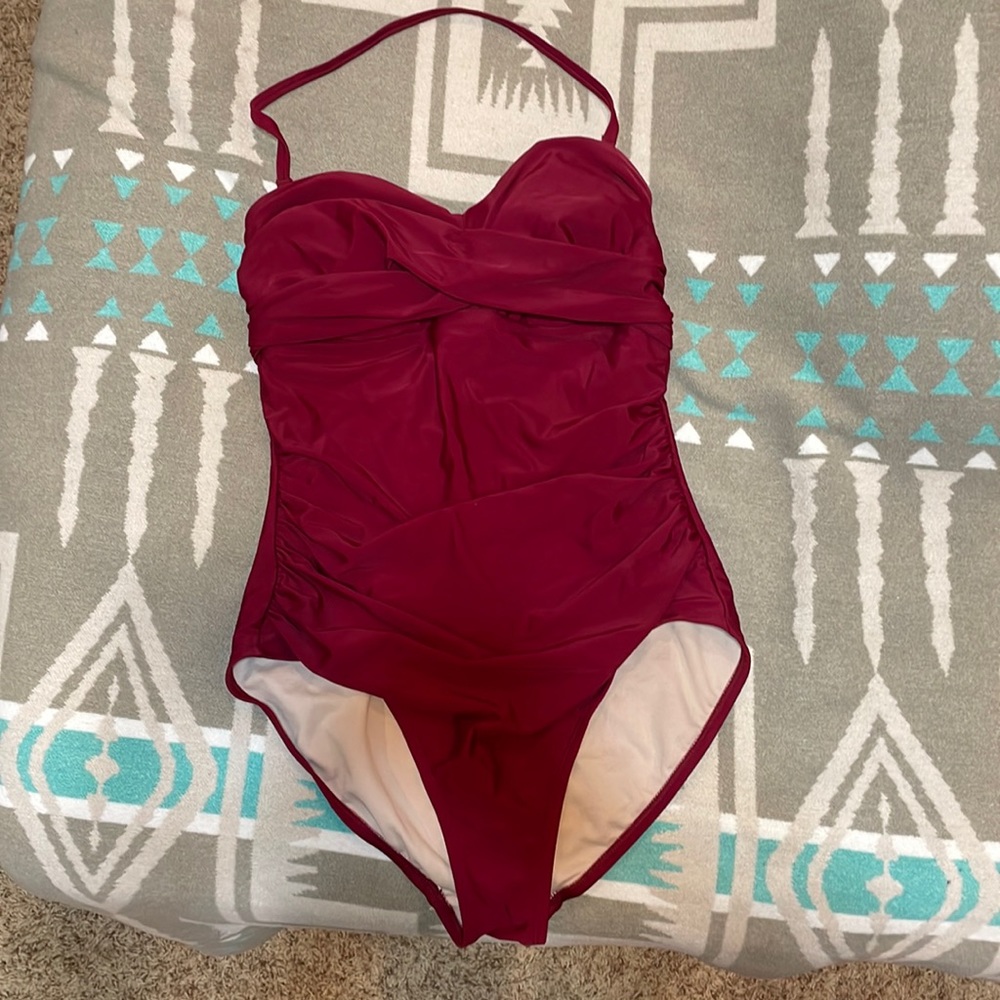 Lot of 3 maternity swimsuits!!